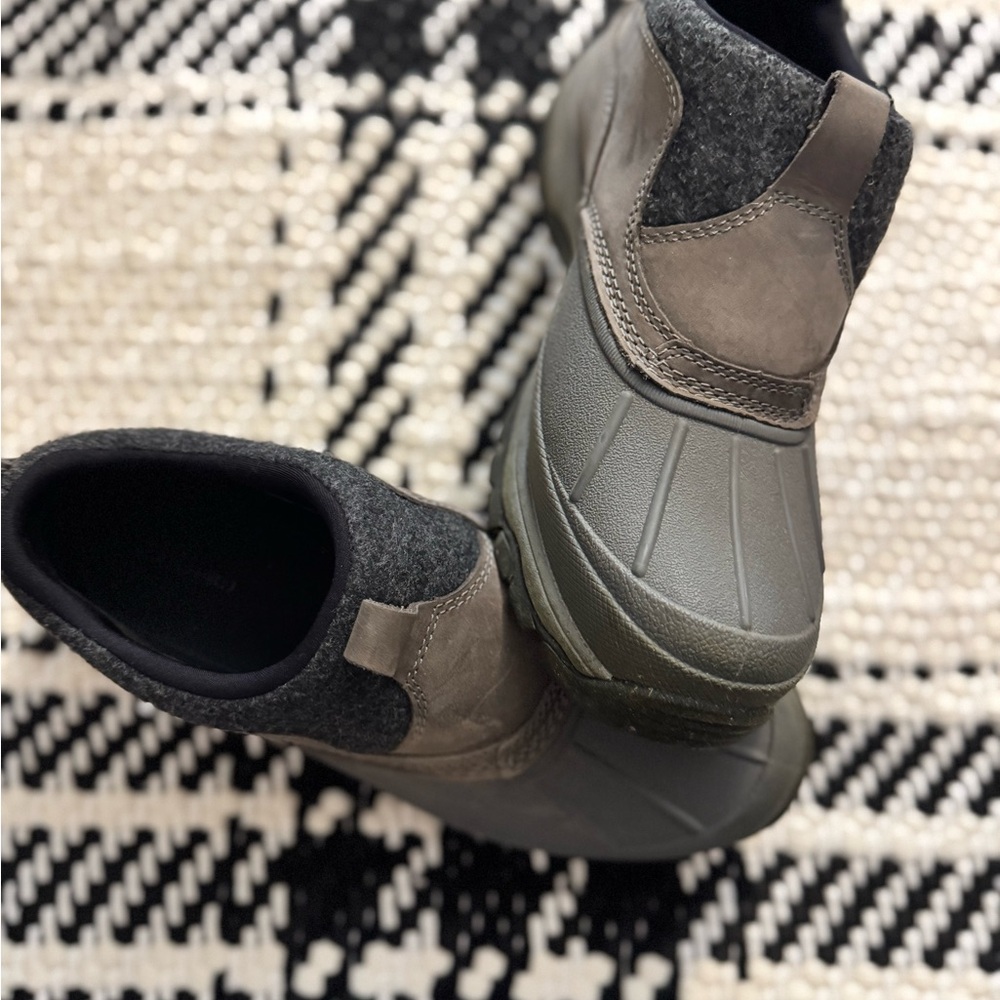 Women’s LL Bean Storm Chaser Slip on Water Proof comfort, low boots 7.5